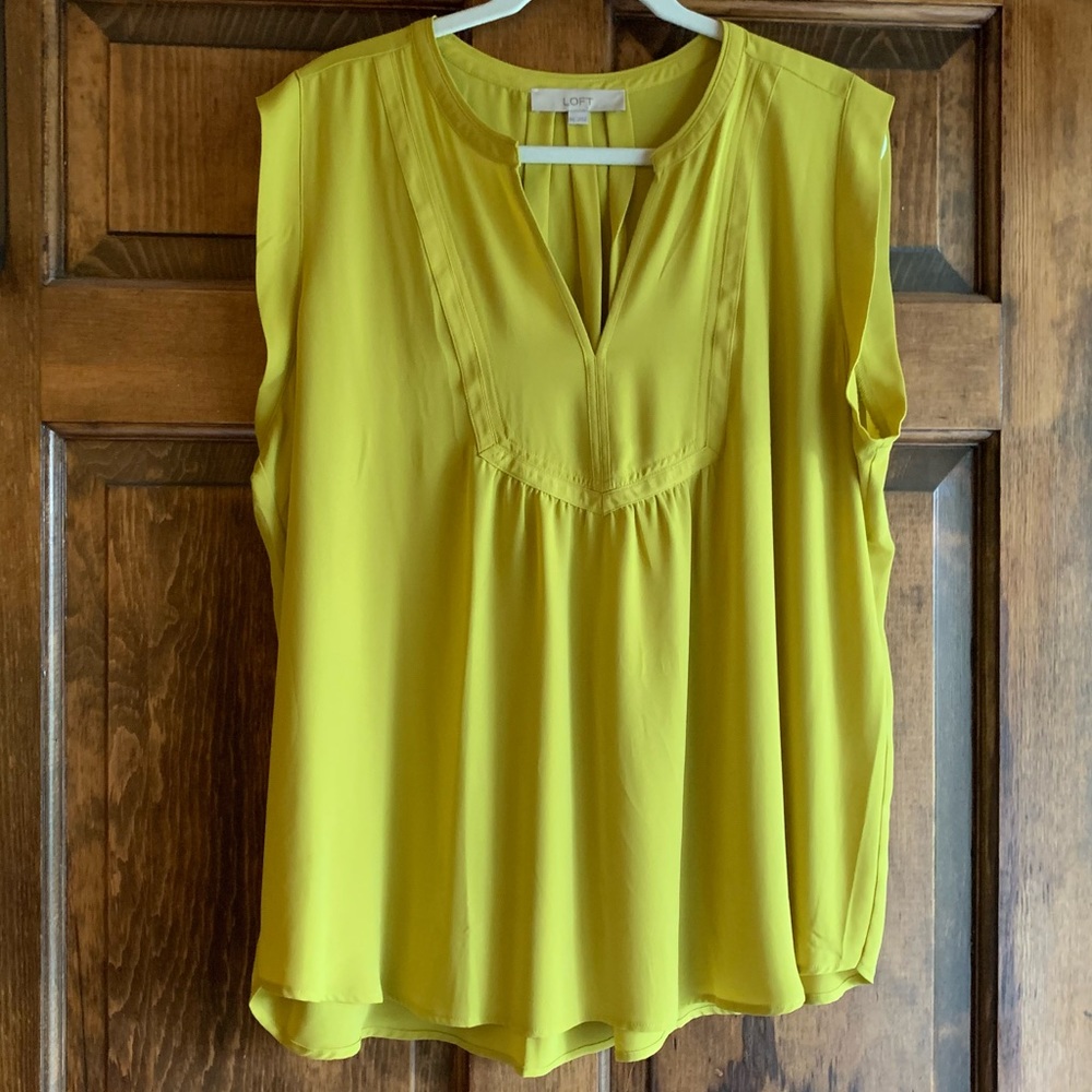 Sleeveless Loft top